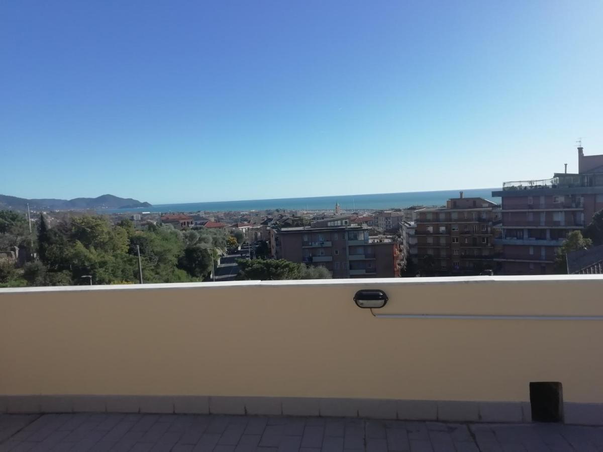 키아바리 Terrazza Sul Mare In Via Devoto 아파트 외부 사진